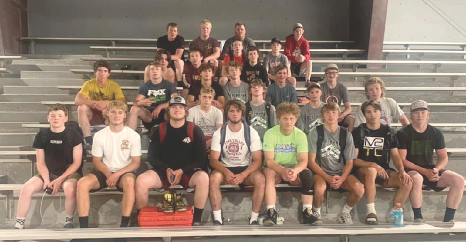 Wrestling team gets back to normal at Salina tournament. SVINEWS