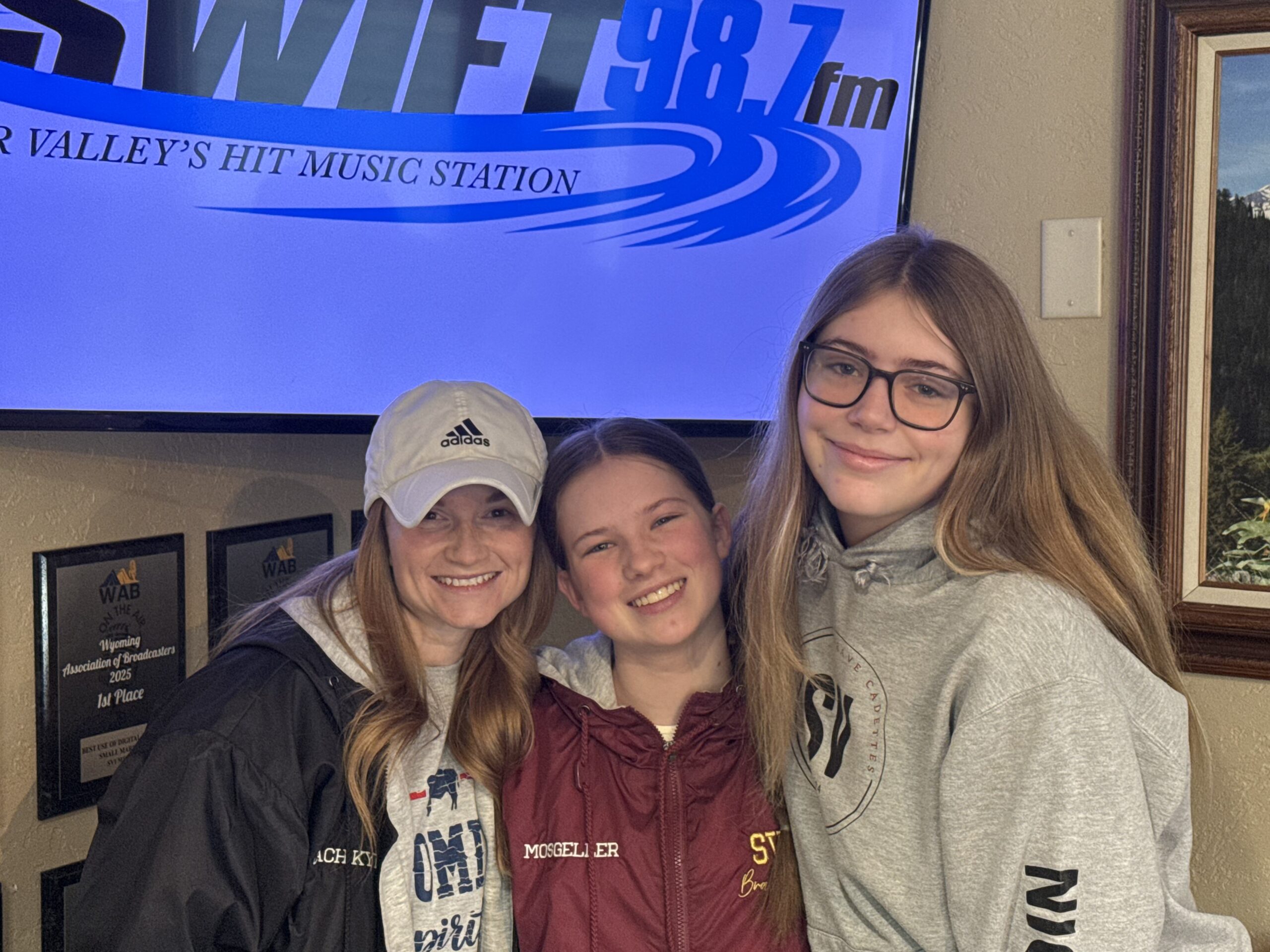SVI Radio Interview: Nicki Bartleson, Mady Mosgeller & Coach Scherbal – Star Valley Brave Cadettes
