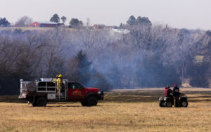Snow and wind batter parts of US, with threat of thunderstorms and tornadoes starting later Sunday