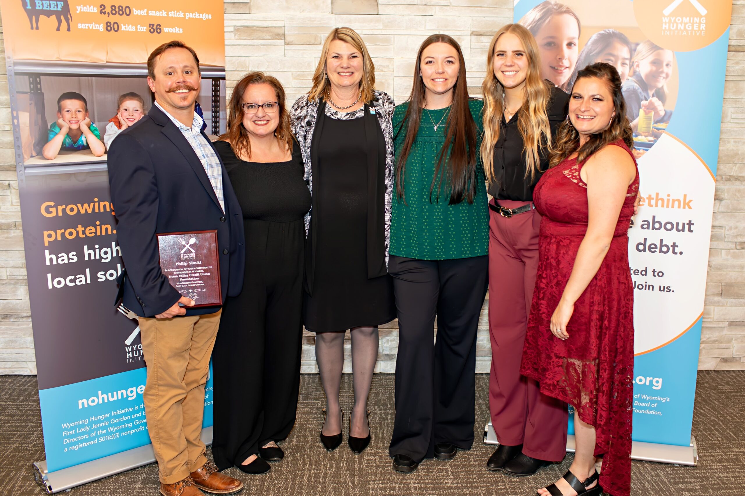 Wyoming First Lady Jennie Gordon honors volunteers
