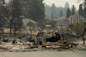 Washington state fires destroy hundreds of structures and force Spokane-area residents to evacuate