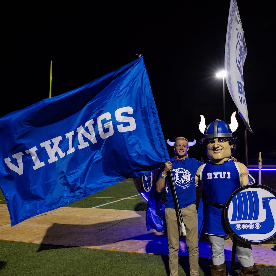 BYU-Idaho unveils new Viking mascot