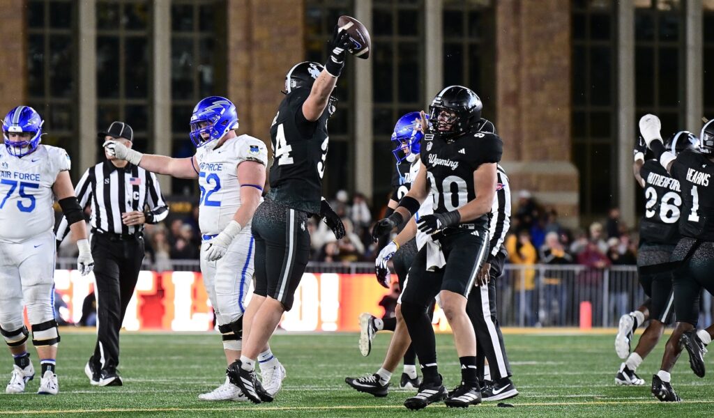 Steven Perez Named Old Trapper Mountain West Freshman of the Week – SVI ...
