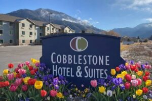 Cobblestone Suites of Alpine named Top-10 in Guest Experience Survey